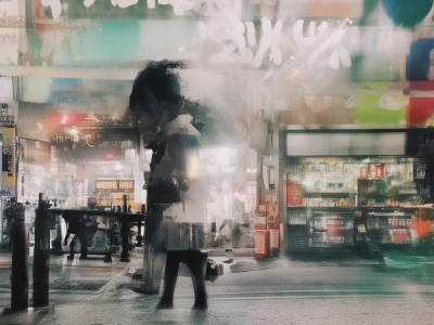 直接生成一个标题，麒盛科技助力酒店智能化发展，探索合作新机遇。